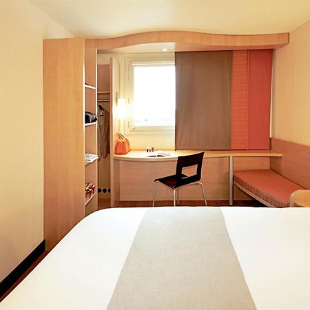Ibis Barcelona Santa Coloma Hotel Santa Coloma de Gramenet Exterior photo