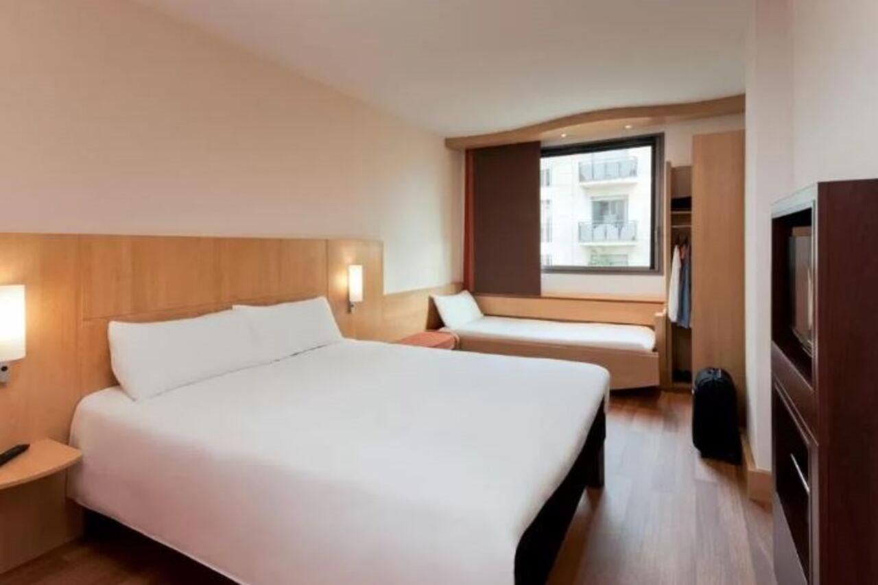 Ibis Barcelona Santa Coloma Hotel Santa Coloma de Gramenet Exterior photo