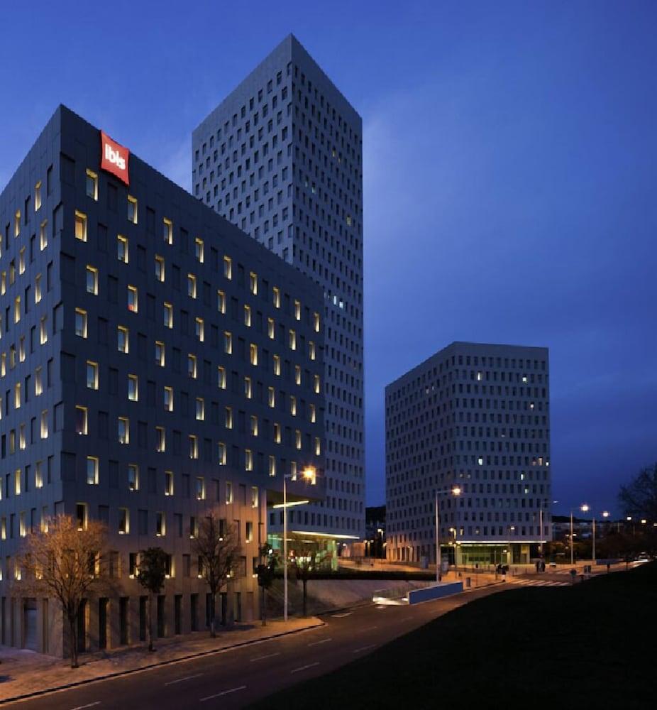 Ibis Barcelona Santa Coloma Hotel Santa Coloma de Gramenet Exterior photo