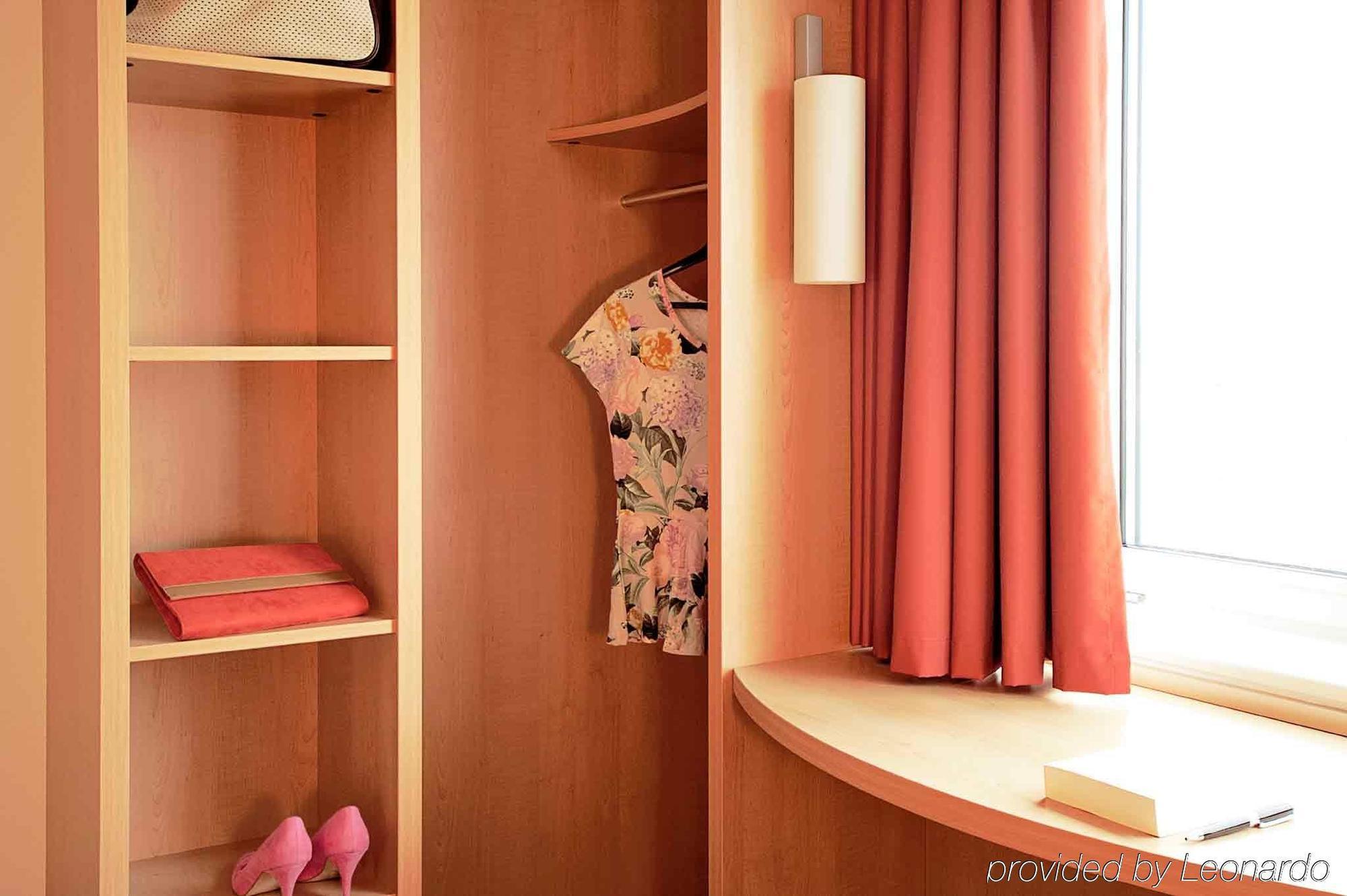 Ibis Barcelona Santa Coloma Hotel Santa Coloma de Gramenet Exterior photo