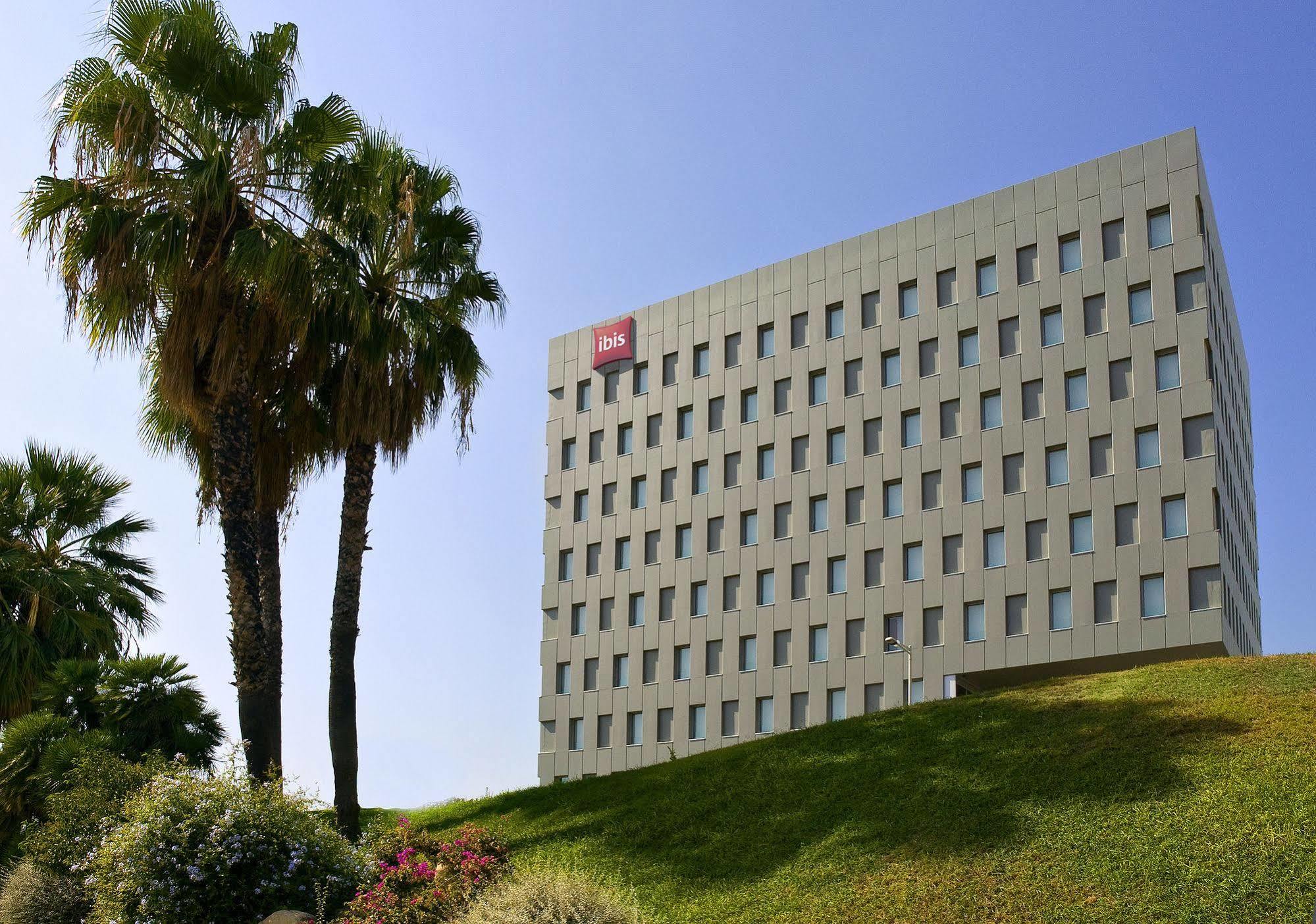 Ibis Barcelona Santa Coloma Hotel Santa Coloma de Gramenet Exterior photo
