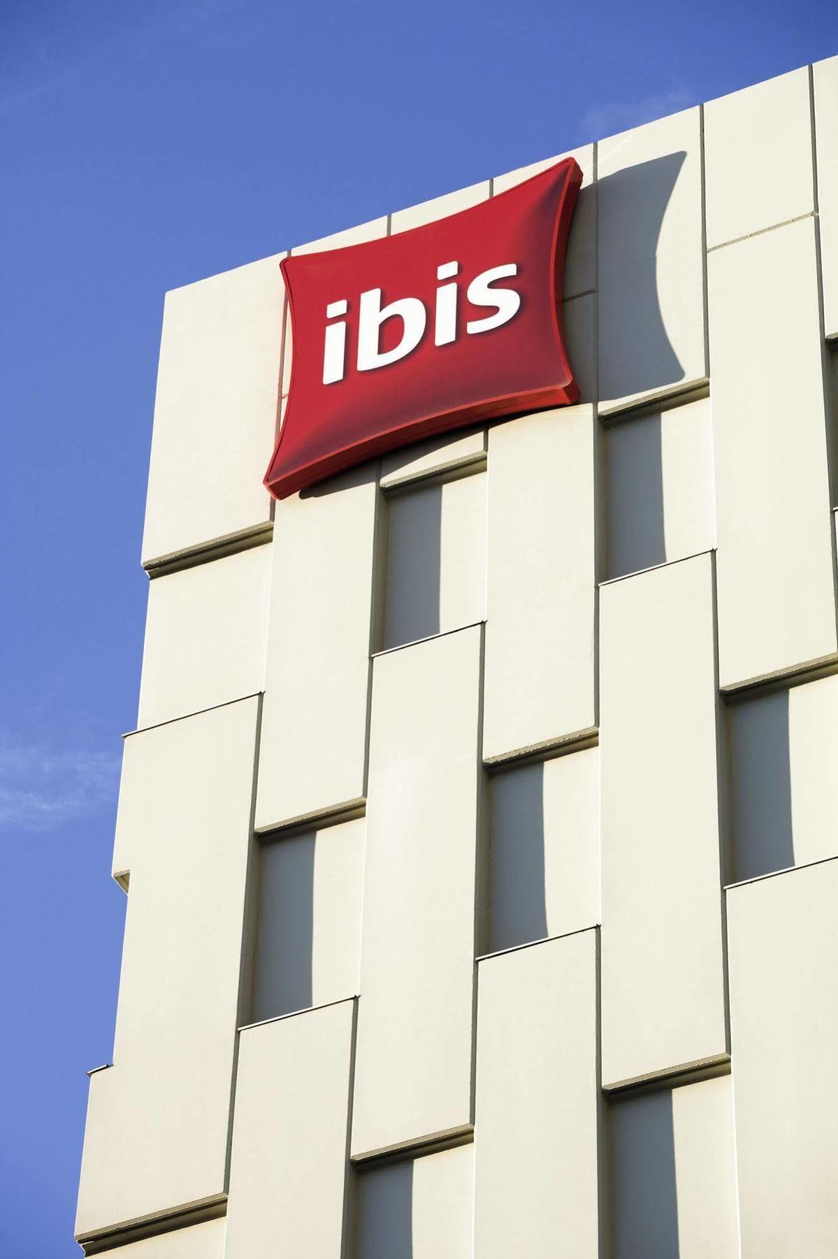 Ibis Barcelona Santa Coloma Hotel Santa Coloma de Gramenet Exterior photo